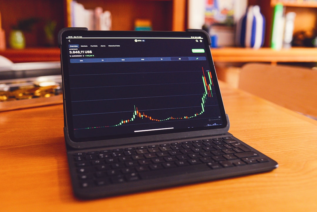 CryptoInsight team collaborating